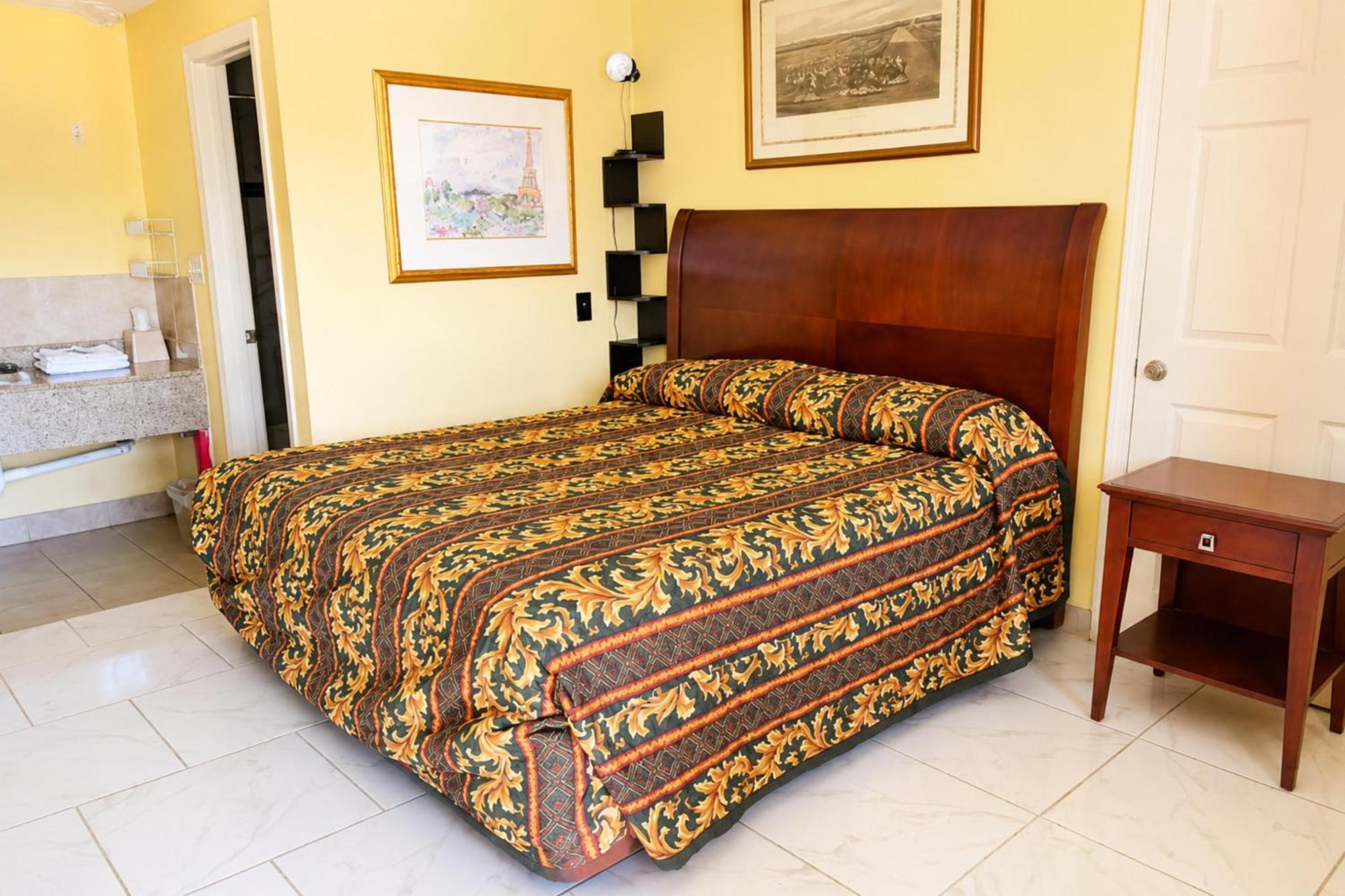 King Bed Non-Smoking