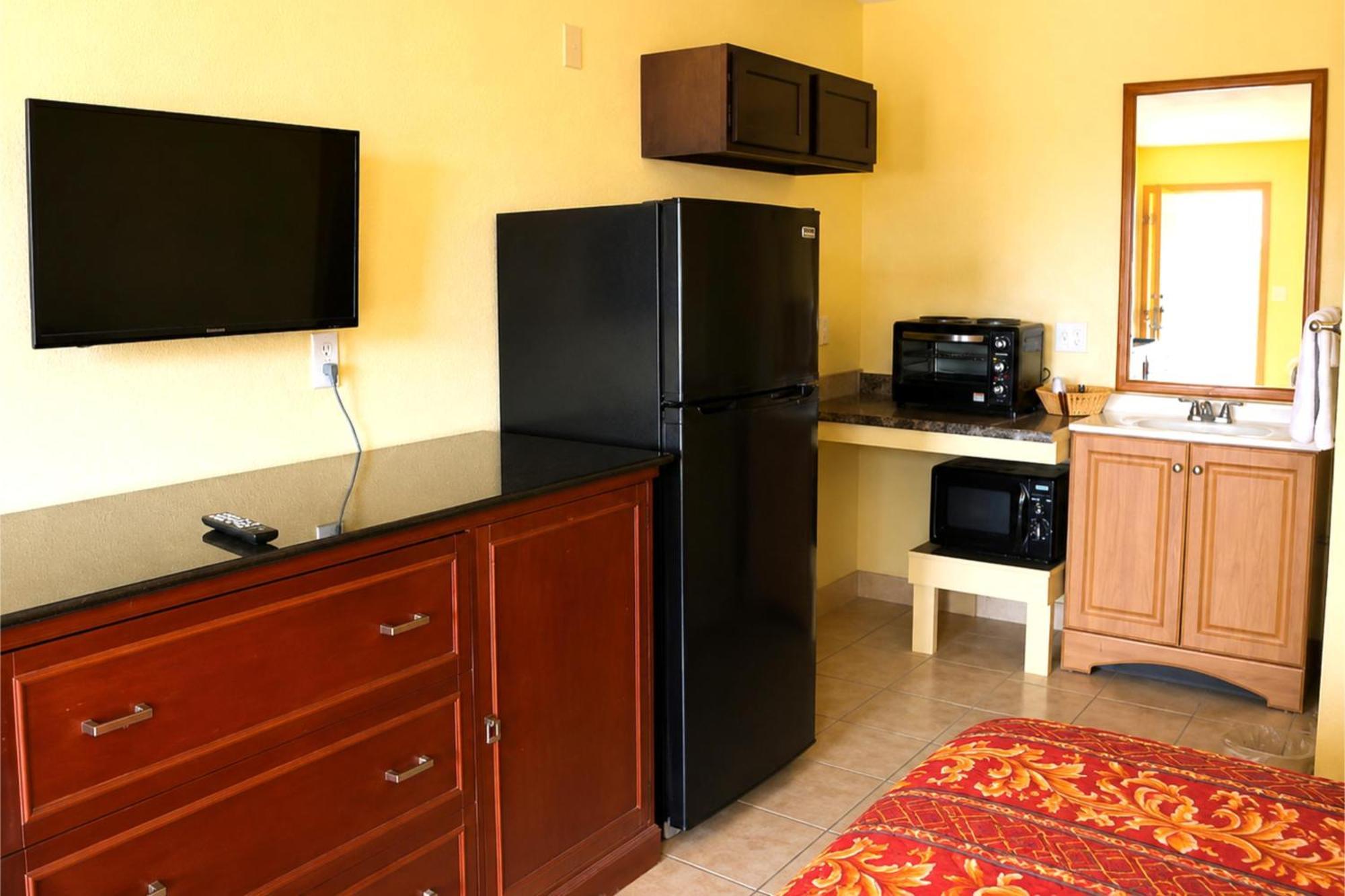 King Bed Kitchenette Non-Smoking