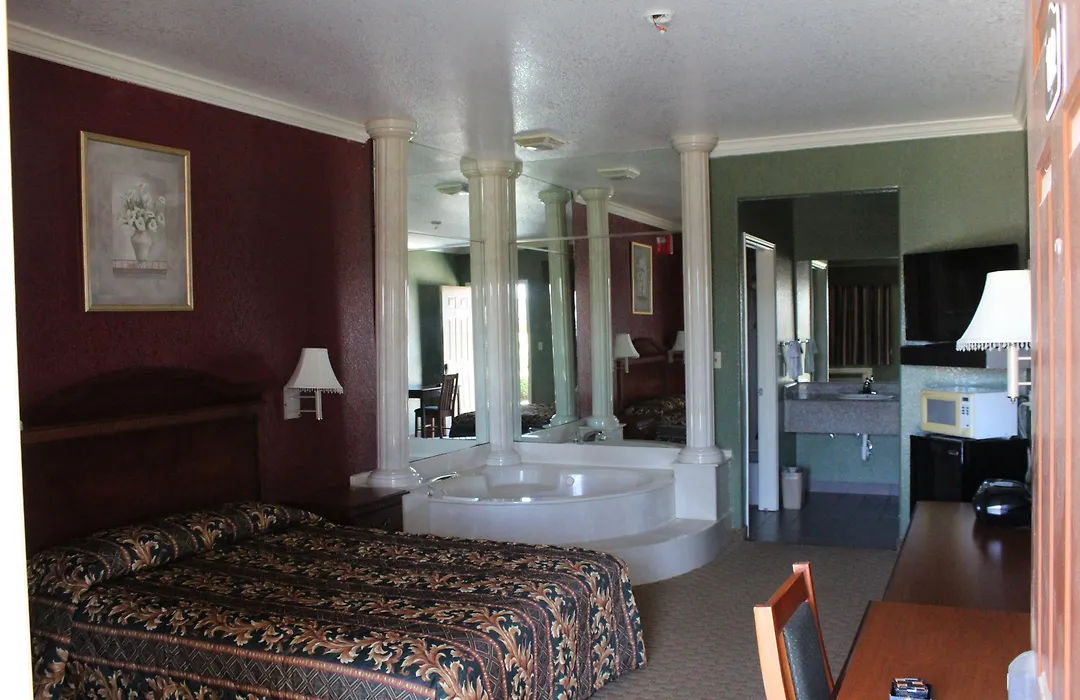 Budget Inn-1